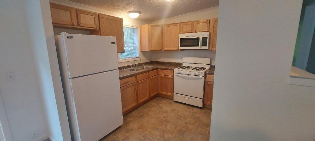 52977 Dante St - Photo 3 of 20