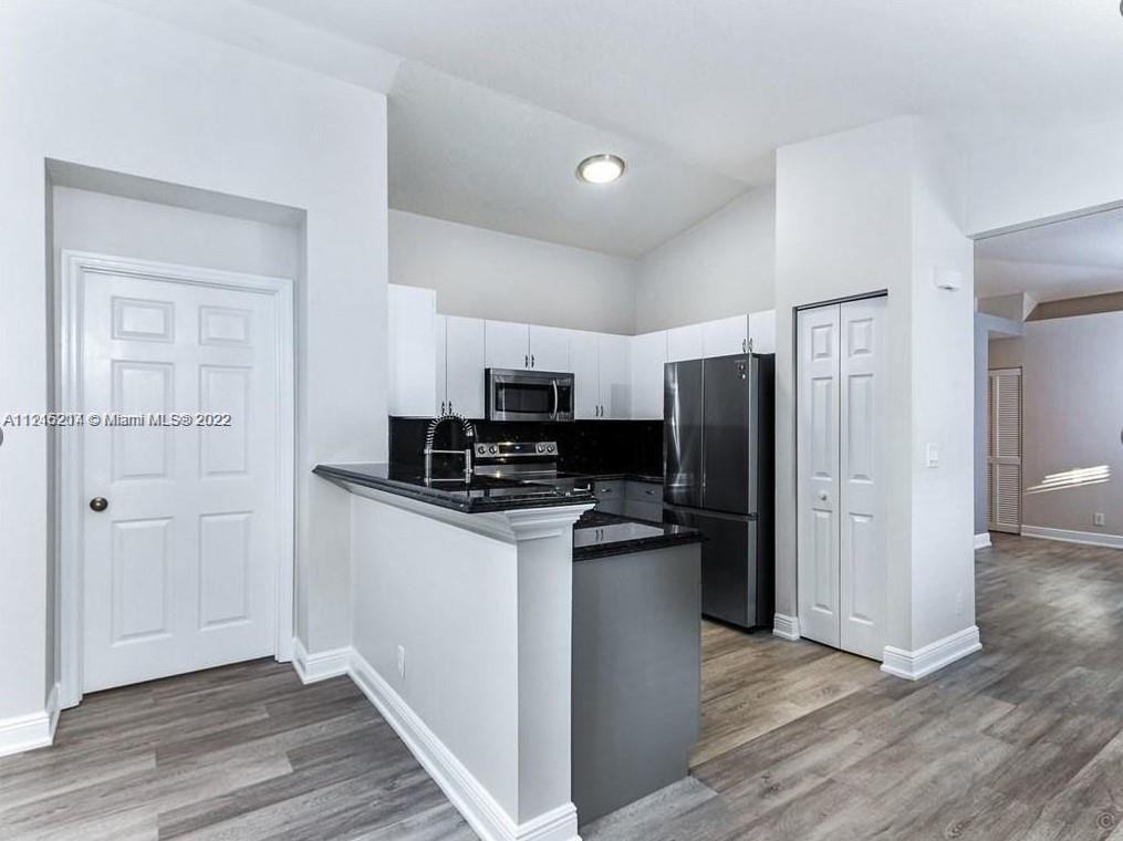 1213 Southwest 46th Way - Photo 2 of 18