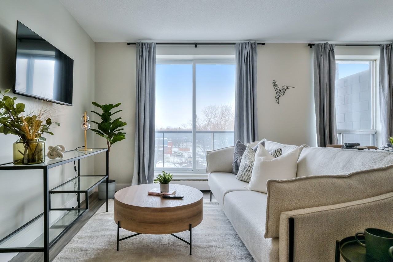 Pinewood Heights Apartments 838 Pinewood Cres, Ottawa, ON K2B 8B7