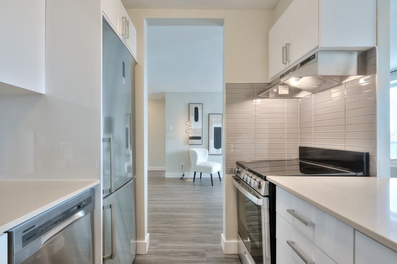 Pinewood Heights Apartments 838 Pinewood Cres, Ottawa, ON K2B 8B7