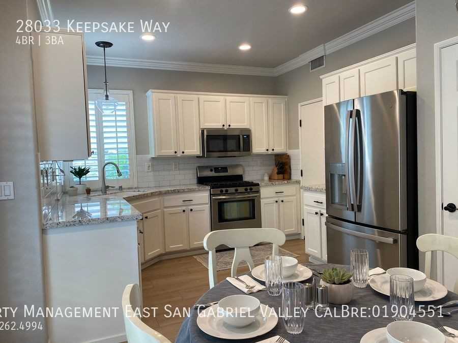 28033 Keepsake Way - Photo 3 of 50