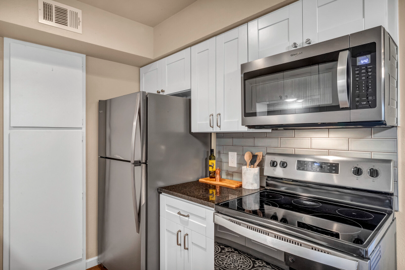 525 Jones Ave - Photo 2 of 17