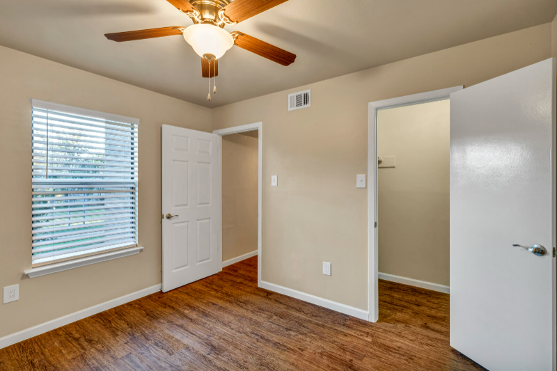 525 Jones Ave - Photo 5 of 17