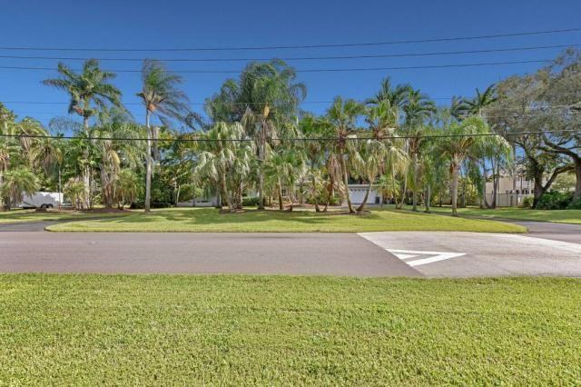 1314 Sw 20th St - Photo 3 of 46
