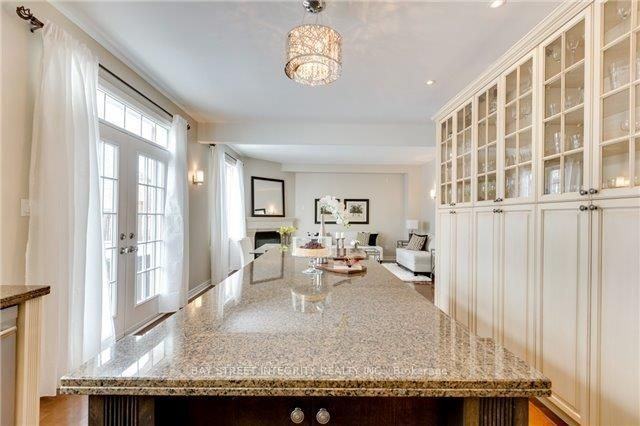 11 Forest Manor Place #1810 - Photo 3 of 6