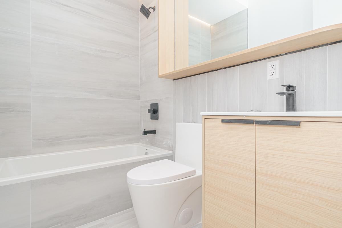 987 Bedford Ave #4B - Photo 5 of 14