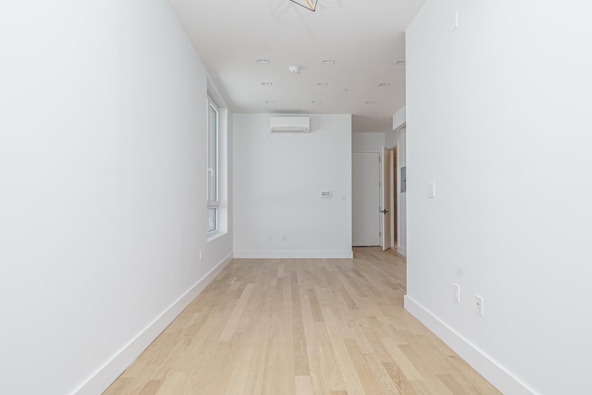 987 Bedford Ave #4B - Photo 6 of 14