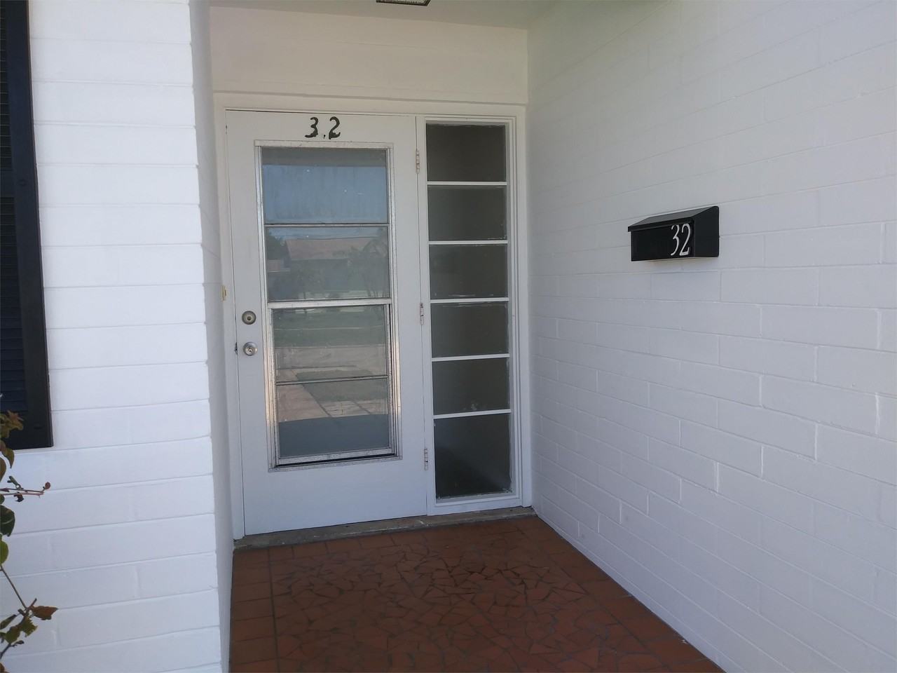 32 Oakview Cir #1 - Photo 2 of 15