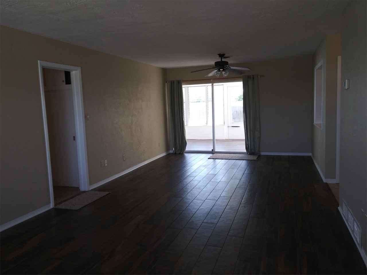 32 Oakview Cir #1 - Photo 4 of 15