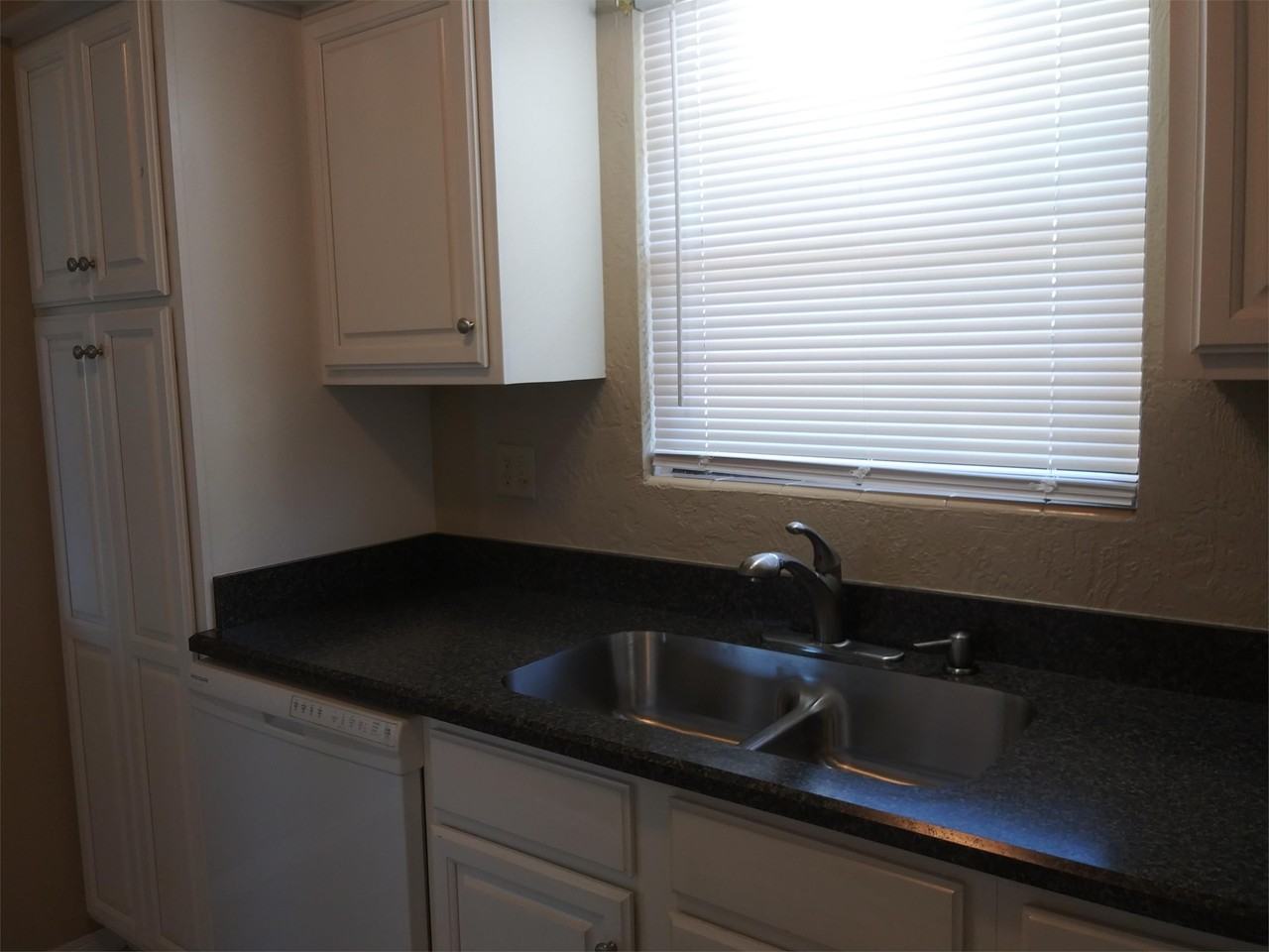 32 Oakview Cir #1 - Photo 7 of 15