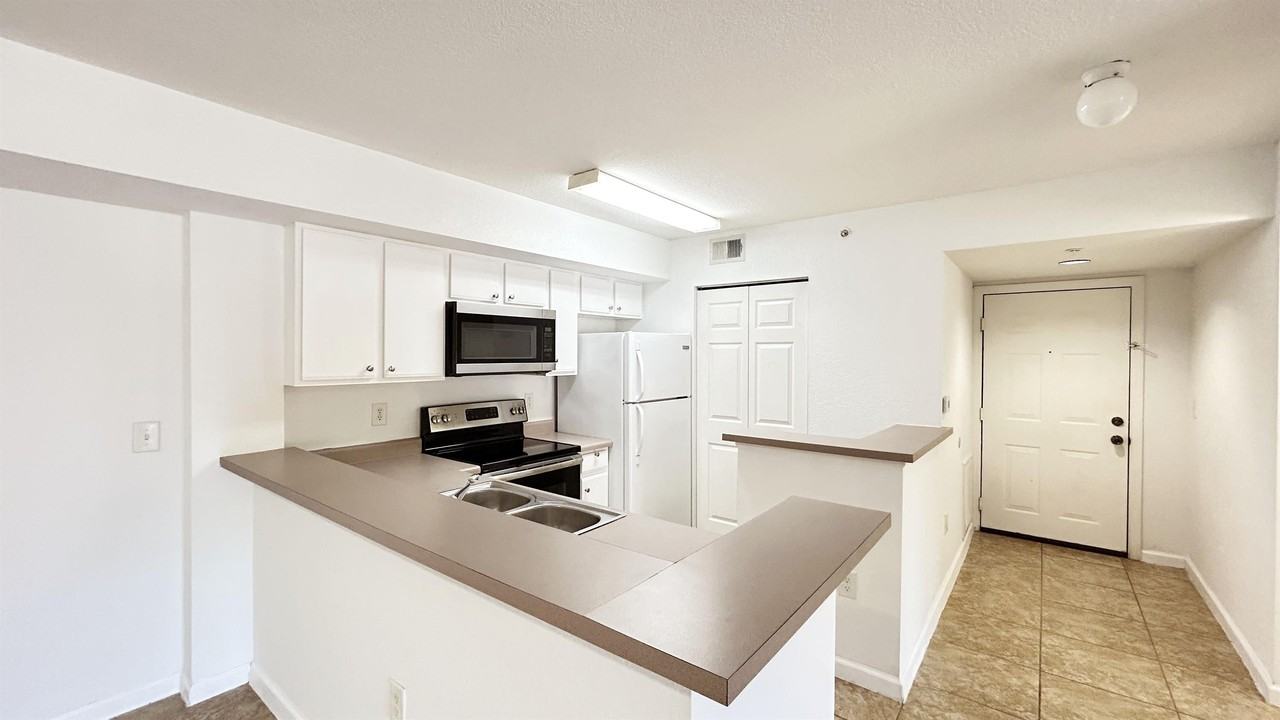 191 Sw Palm Dr #191-103 - Photo 5 of 36