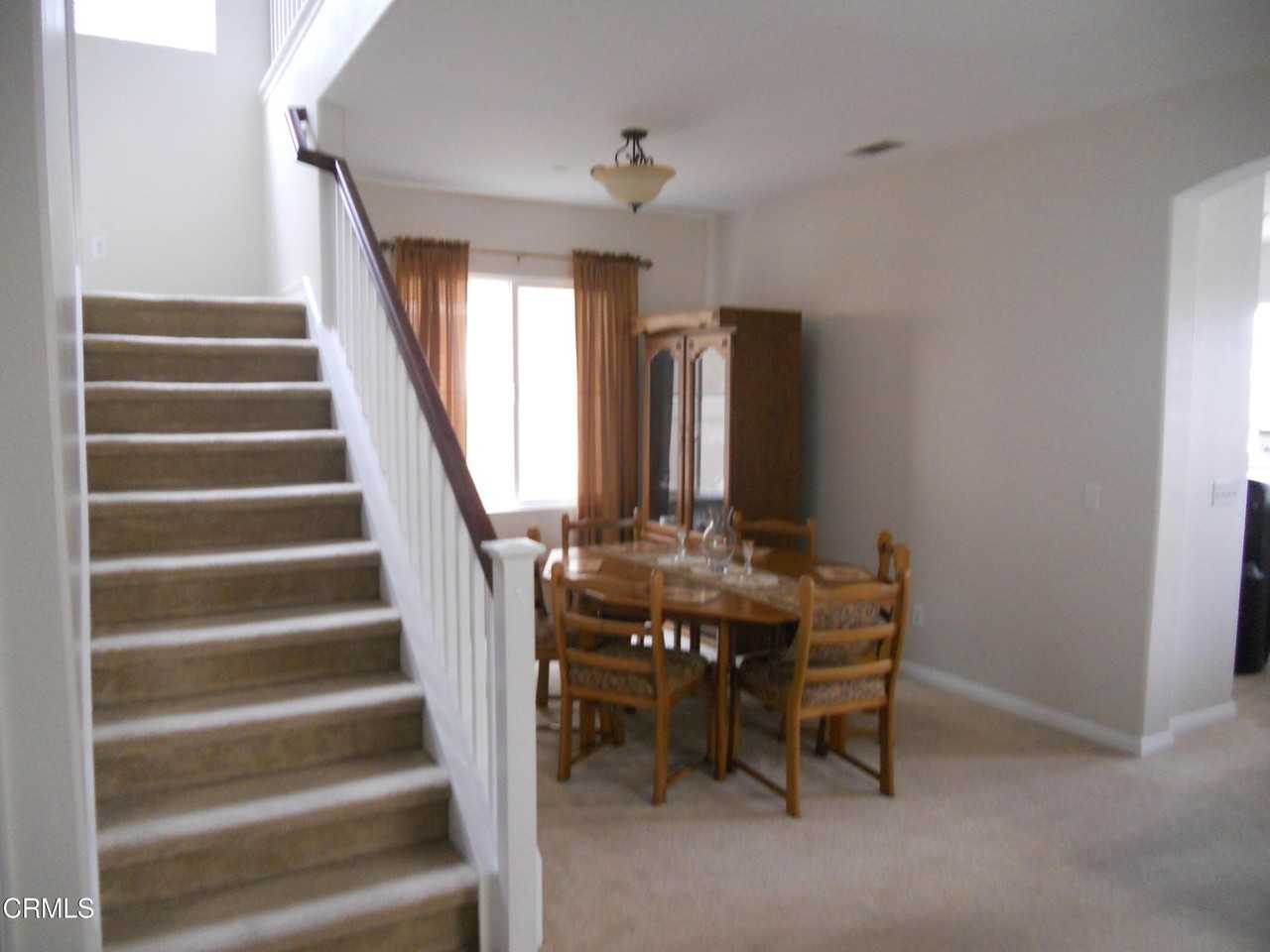 535 Dylan Dr - Photo 3 of 5