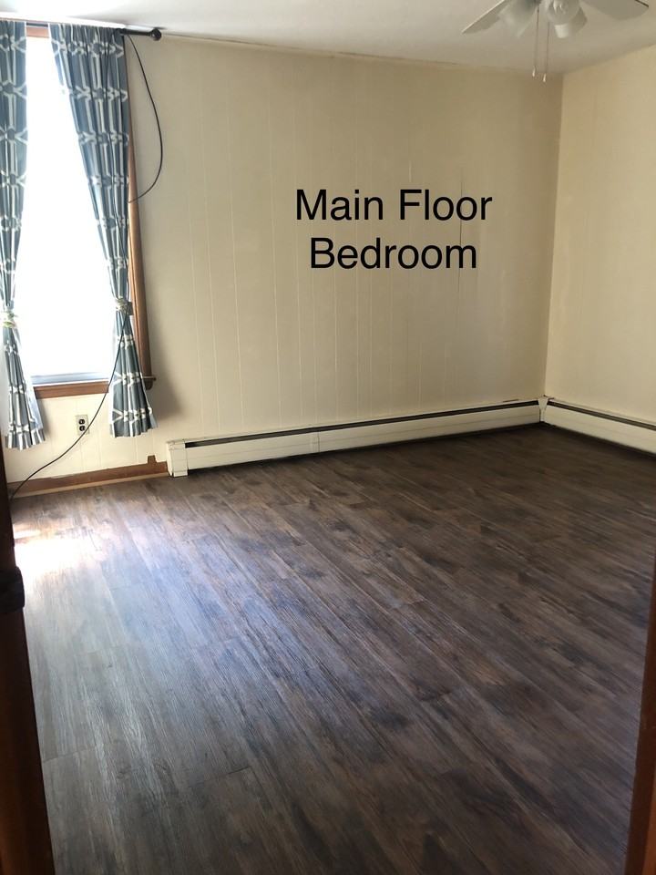218 N Main St - Photo 3 of 7