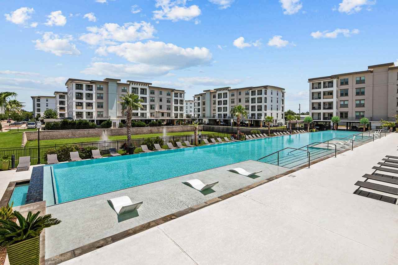 The Towers of Seabrook - Photo 2 of 50