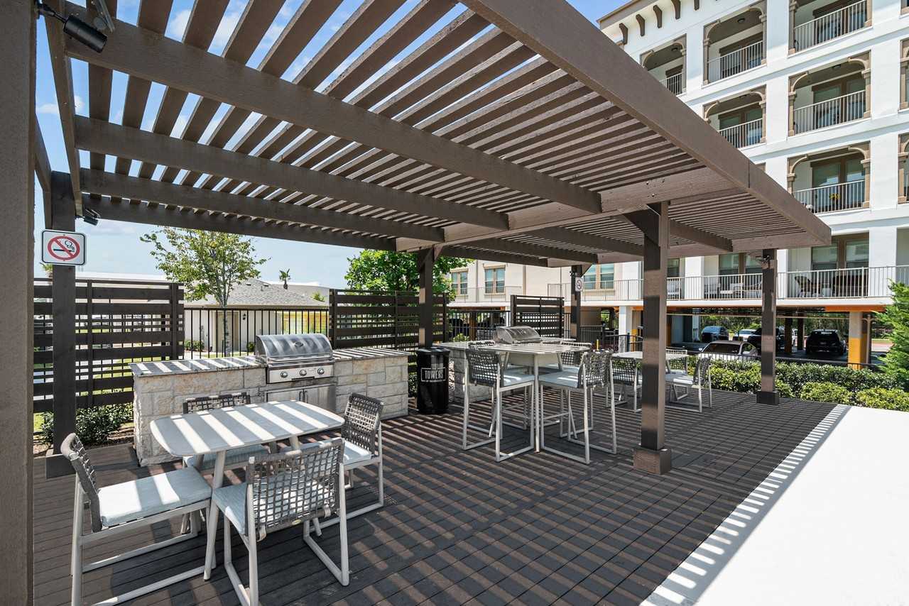 The Towers of Seabrook - Photo 6 of 50