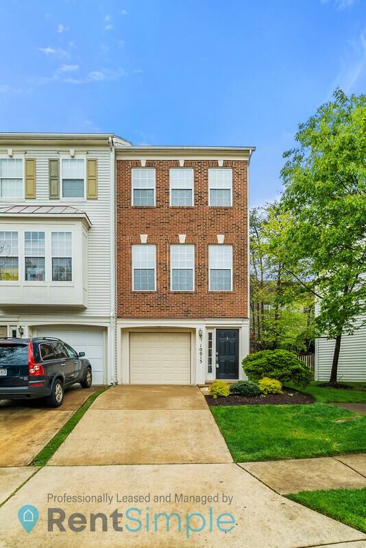 10015 Moxleys Ford Ln - Photo 3 of 45