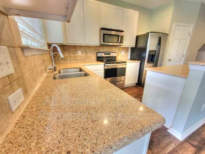 2311 Red Moon Dr - Photo 7 of 28
