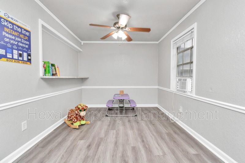 11211 S Post Oak Rd - Photo 4 of 37