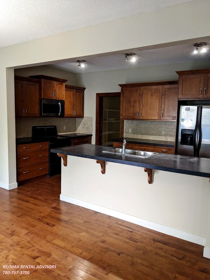 254 Copperleaf Bay Se - Photo 2 of 20