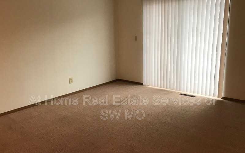 753 E Bain St - Photo 2 of 10