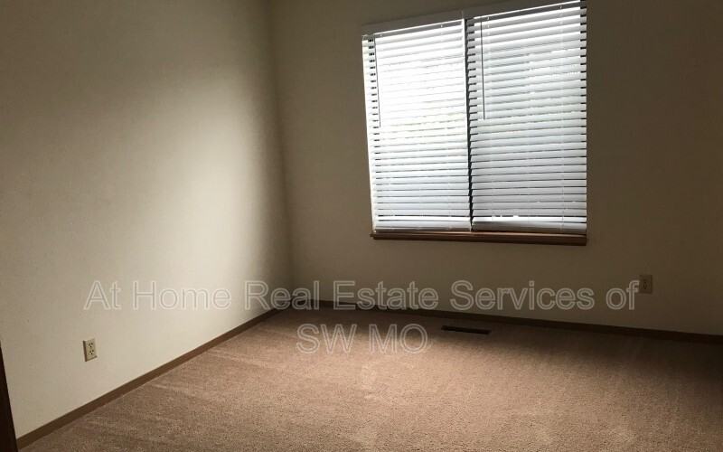 753 E Bain St - Photo 7 of 10