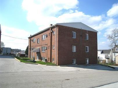 Bridgeport Plaza - Photo 2 of 3