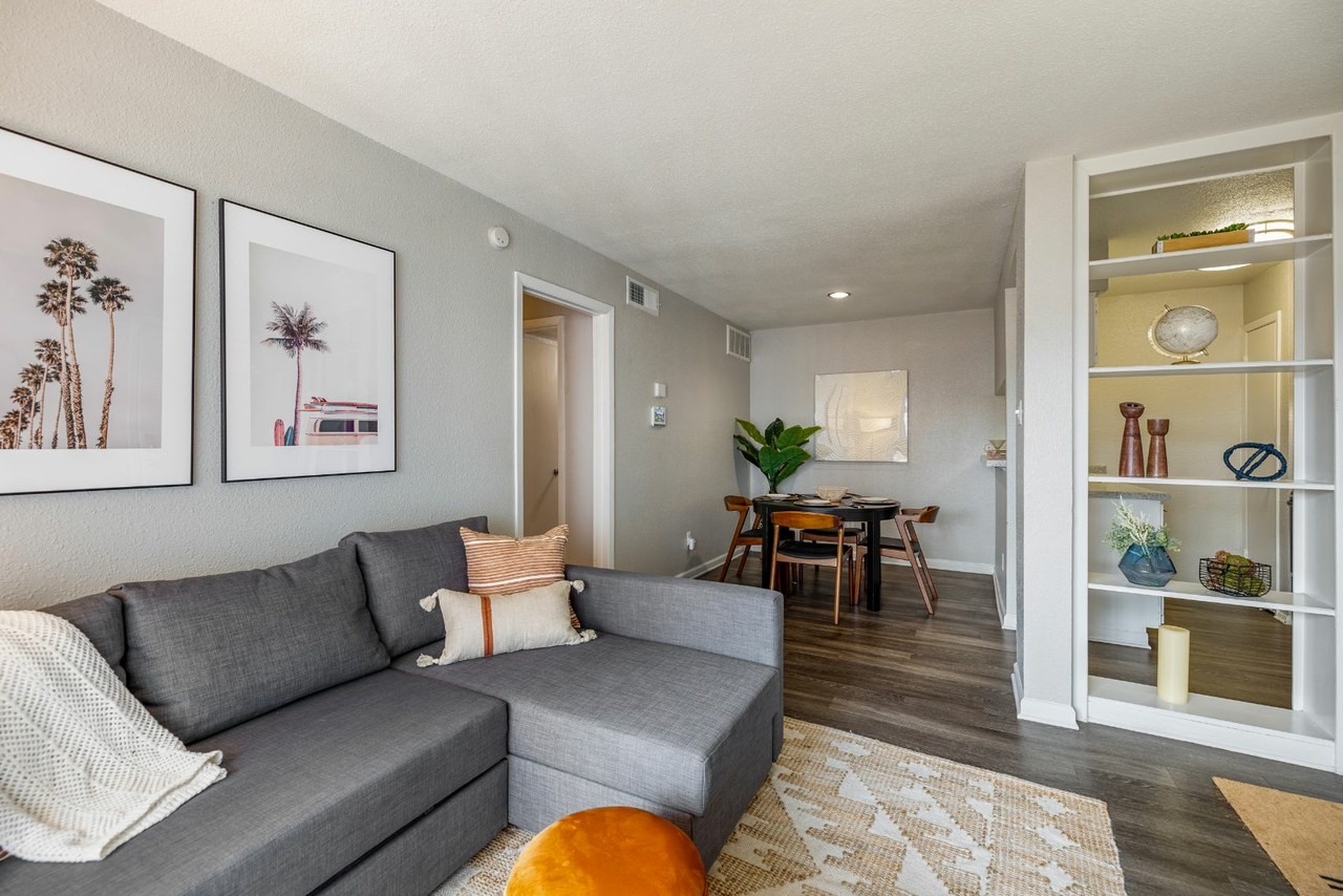 Urban Palms - Photo 4 of 27