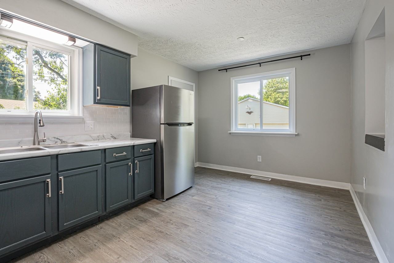 2440 41st St Nw 2442, Canton, OH 44709 2 Bedroom Apartment for 1,050