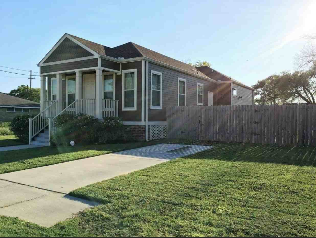4922 Saint Bernard Ave #NA - Photo 2 of 20