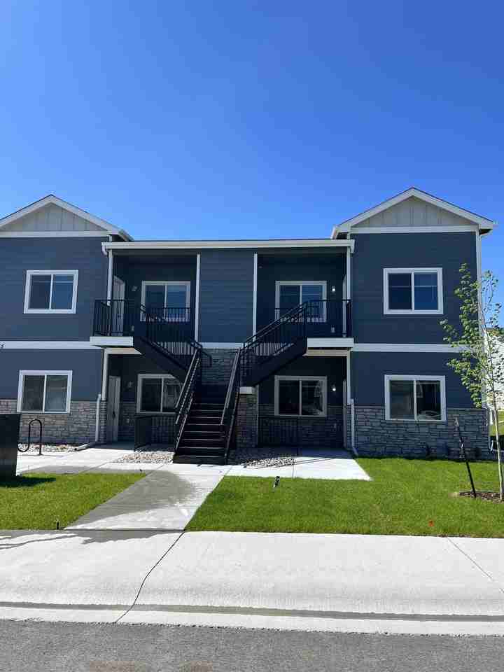 1431 Richard Martin Dr #201 - Photo 2 of 18