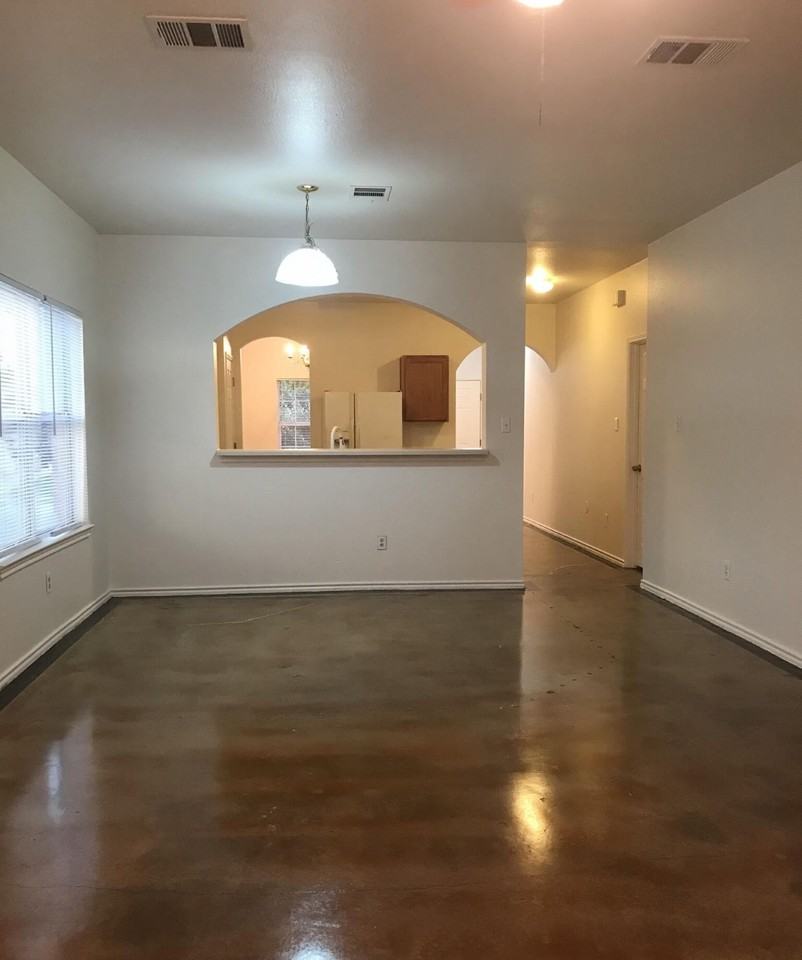 149 Maplewood N #1 - Photo 5 of 17
