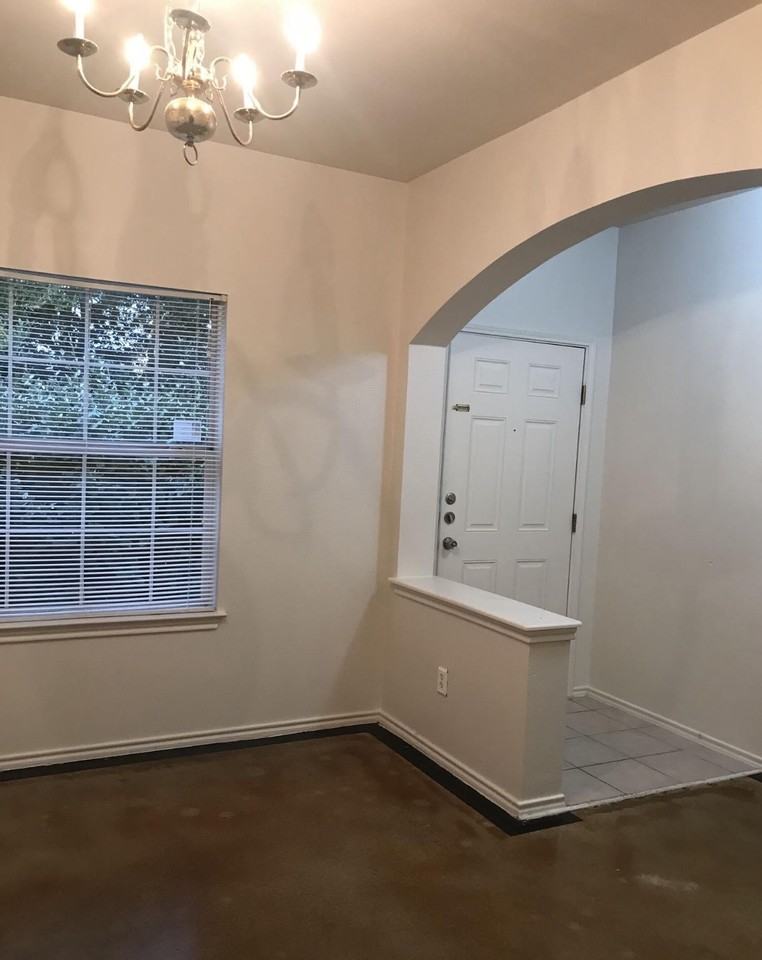 149 Maplewood N #1 - Photo 4 of 17
