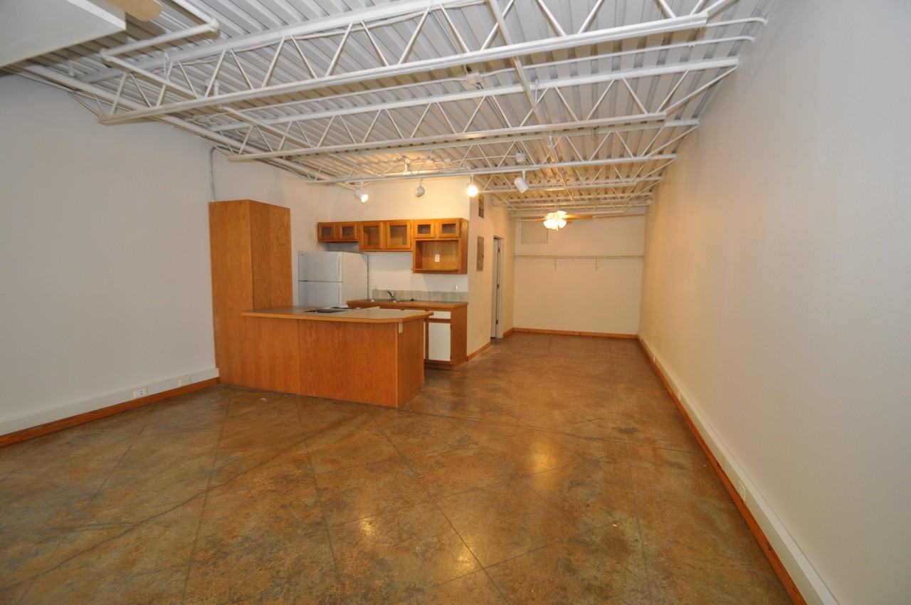 1031 N Molly Ct #1031 - Photo 3 of 8