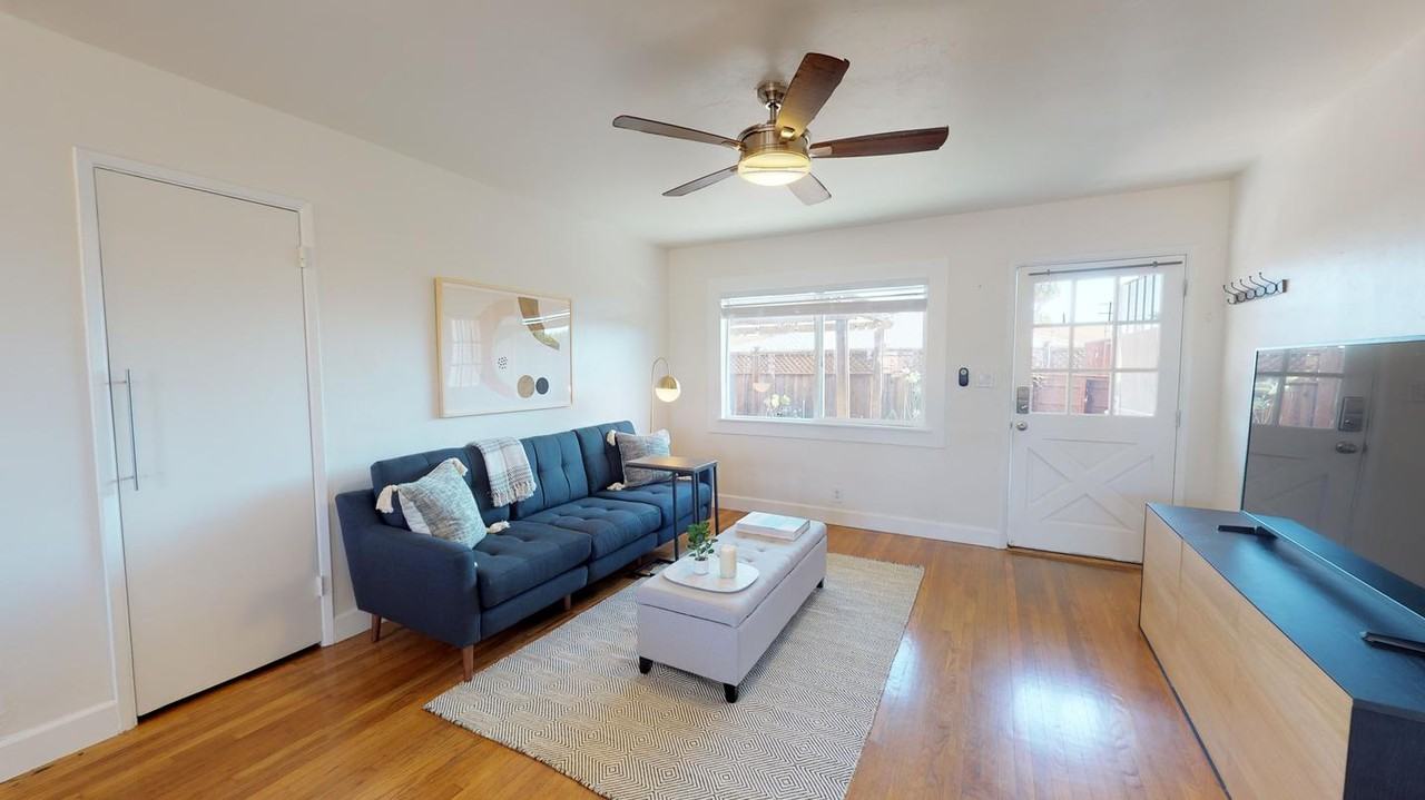 Lovely North Park home with charming patio - Photo 4 of 16