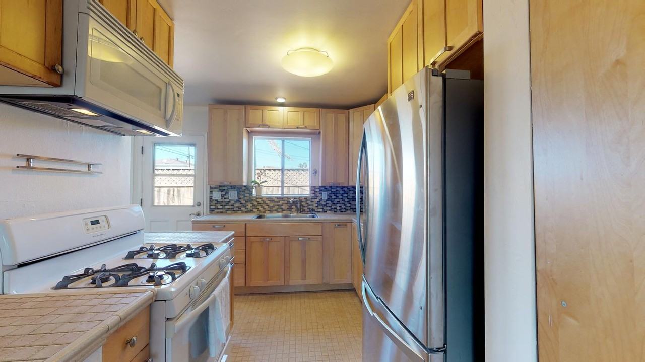 Lovely North Park home with charming patio - Photo 6 of 16