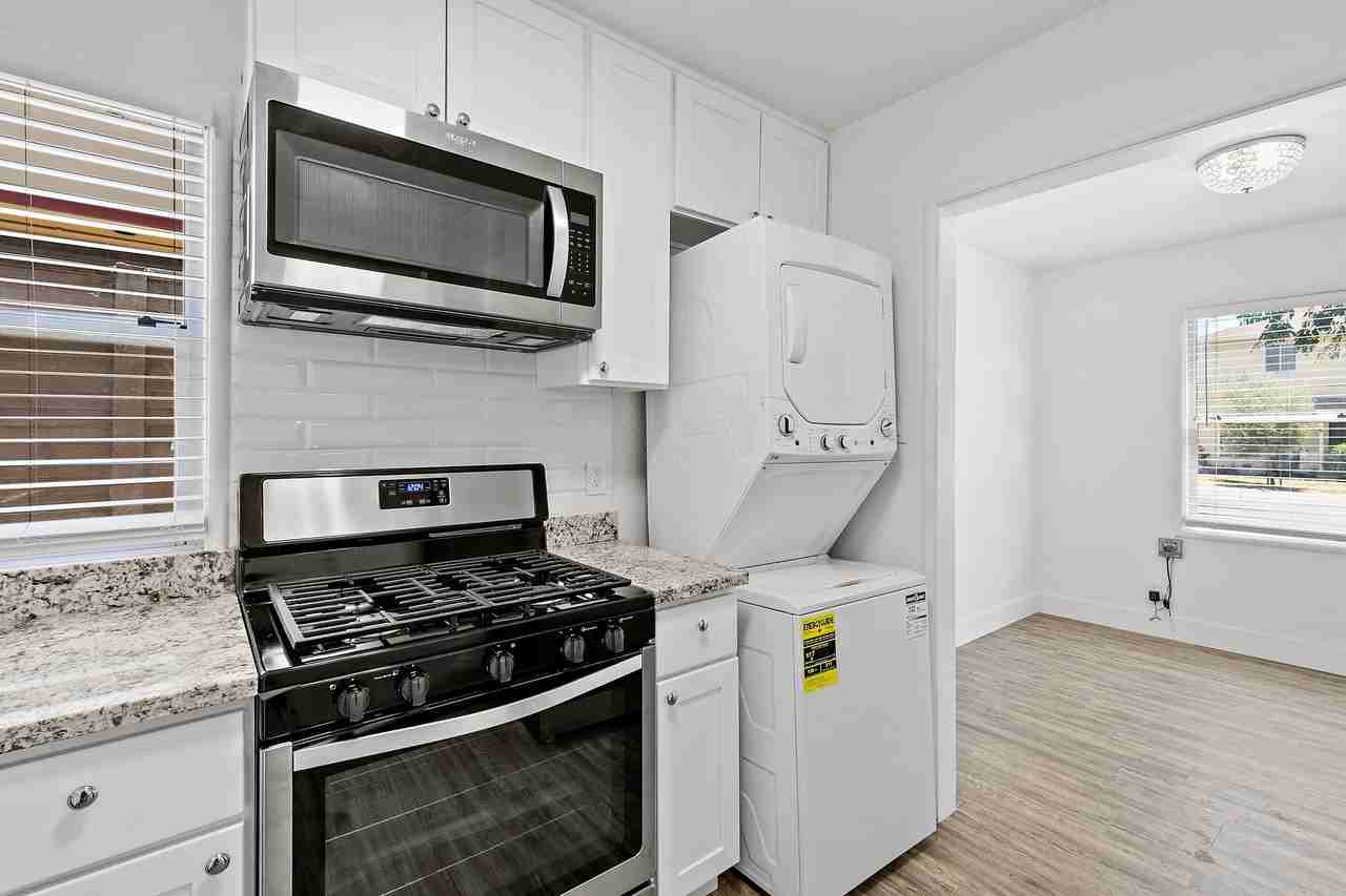 Hesperian Townhomes - Photo 6 of 39