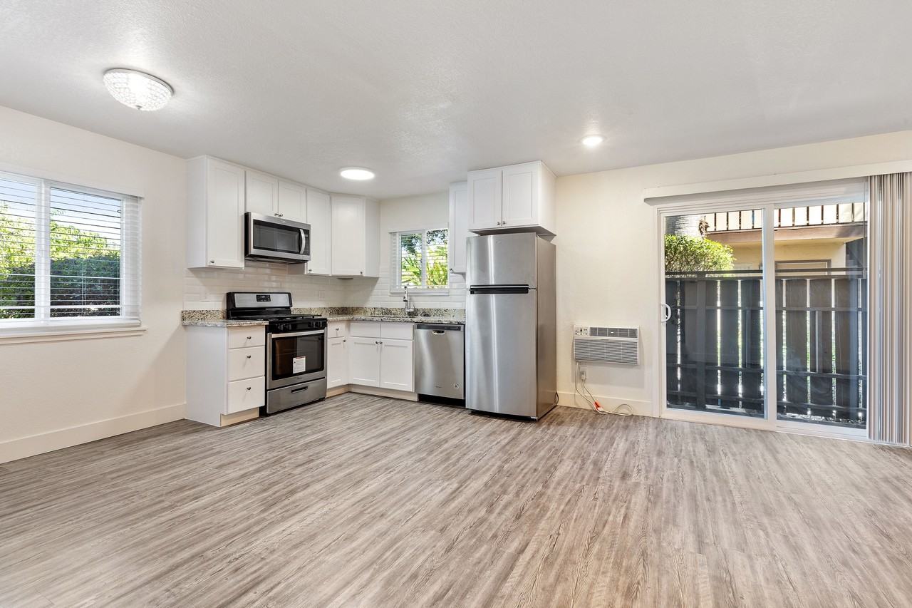 Glenbrook Apartments - Photo 6 of 25