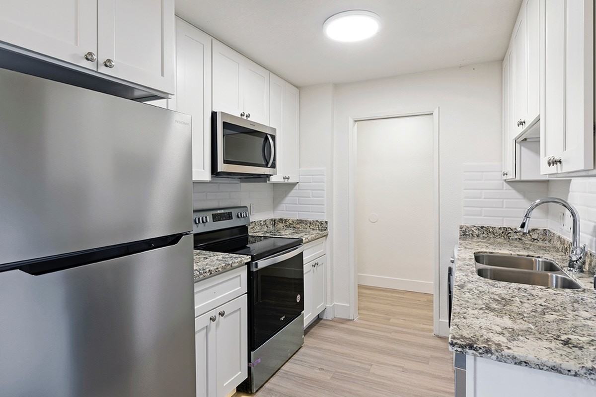 Bella Vista on Bancroft - Photo 7 of 50