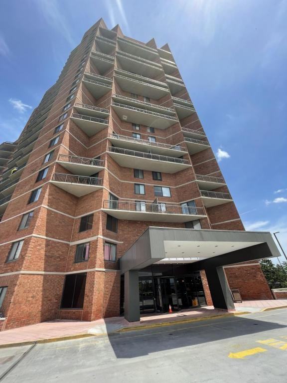 1310 Harmon Cove Tower - Photo 2 of 3