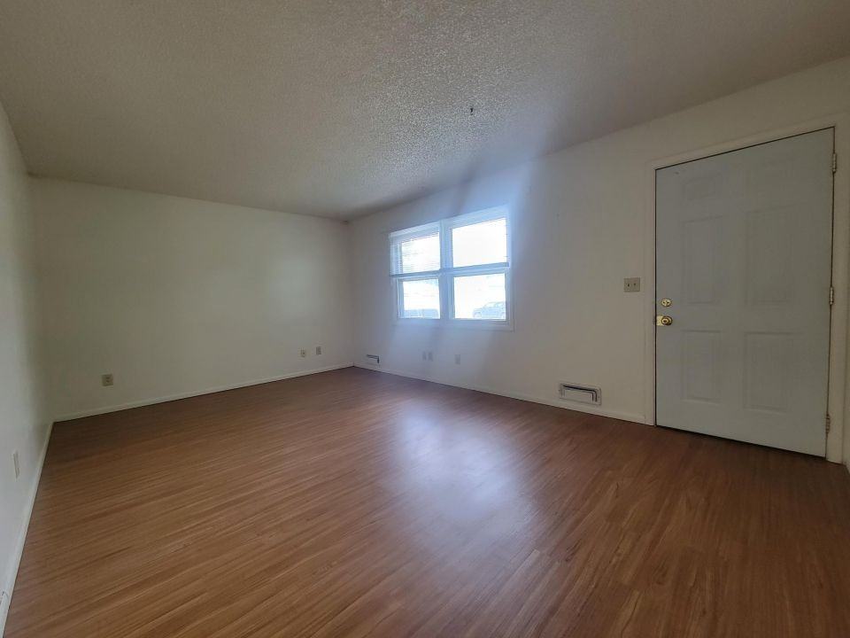4222 Phillip St - Photo 2 of 11