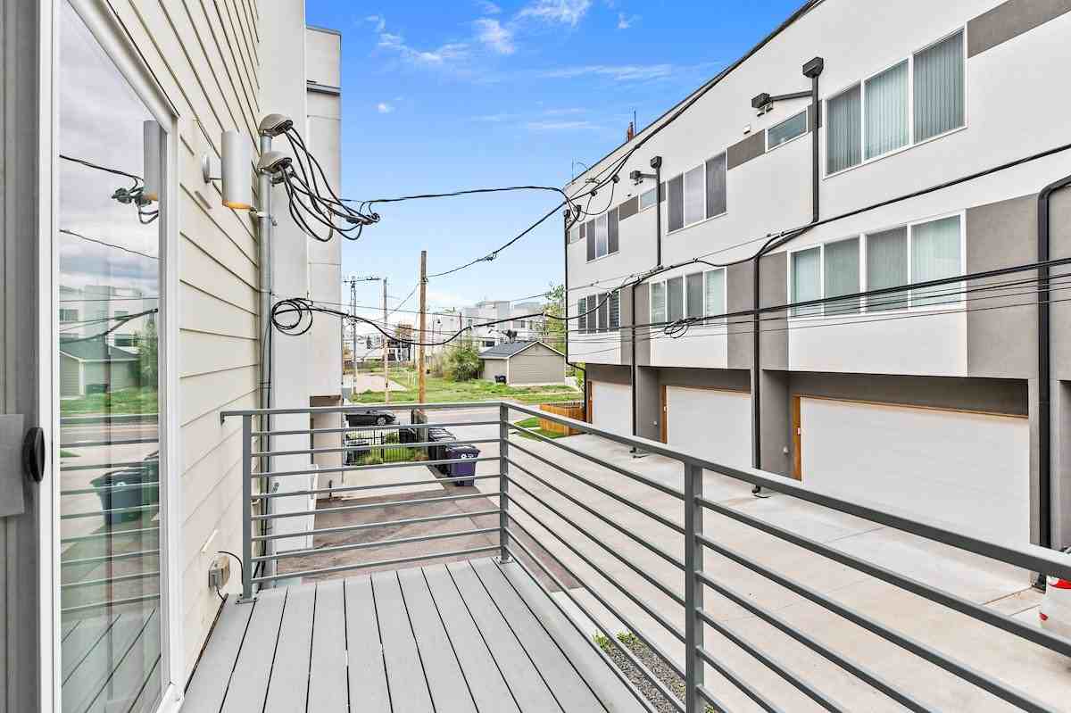 1711 Hooker St - Photo 7 of 16