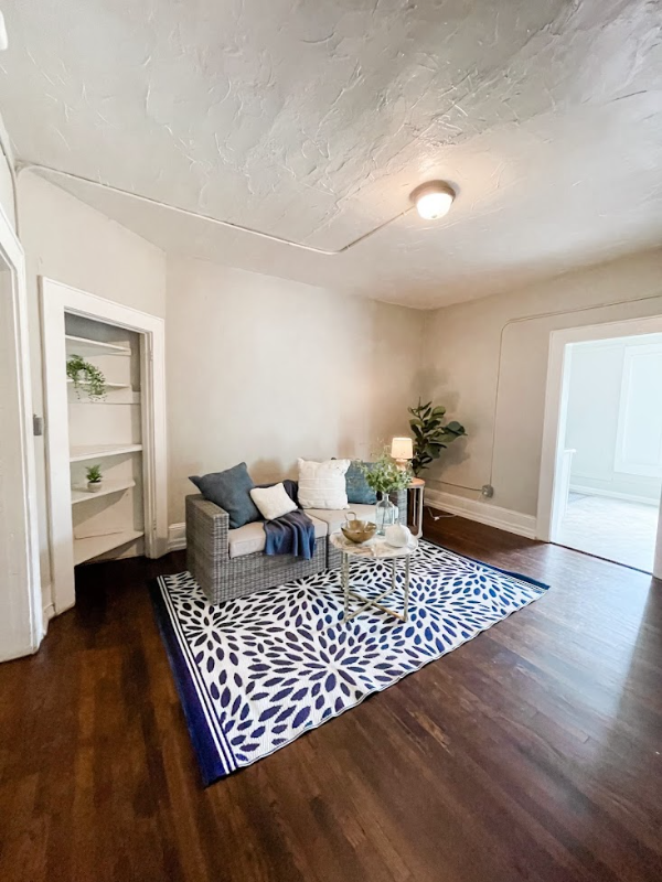 406 Montgomery St #2 - Photo 4 of 20