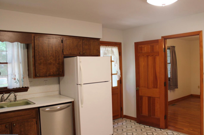 104 River Rd - Photo 3 of 12