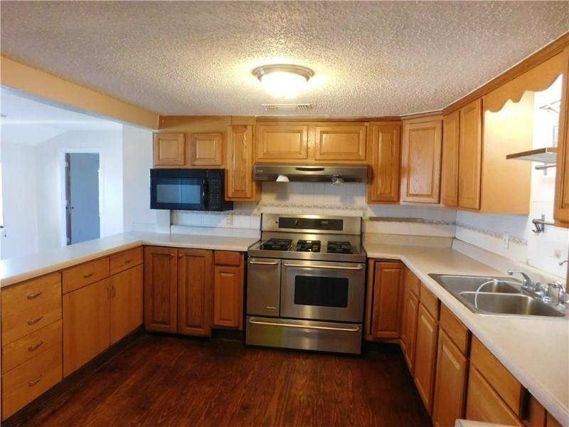 2950 Mel St - Photo 3 of 12