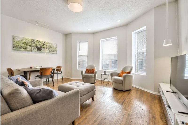 404 W 17th St - Photo 2 of 7