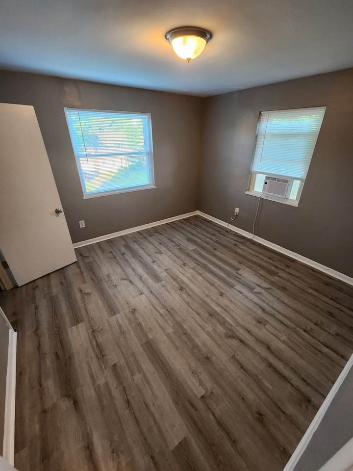 10 Glenn St #C - Photo 2 of 10
