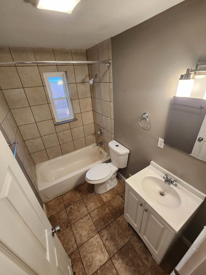 10 Glenn St #C - Photo 3 of 10