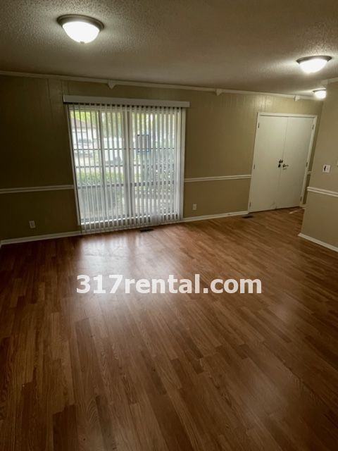 9243 Rochelle Dr - Photo 2 of 9