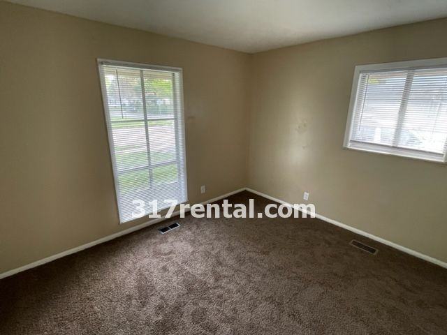 9243 Rochelle Dr - Photo 3 of 9