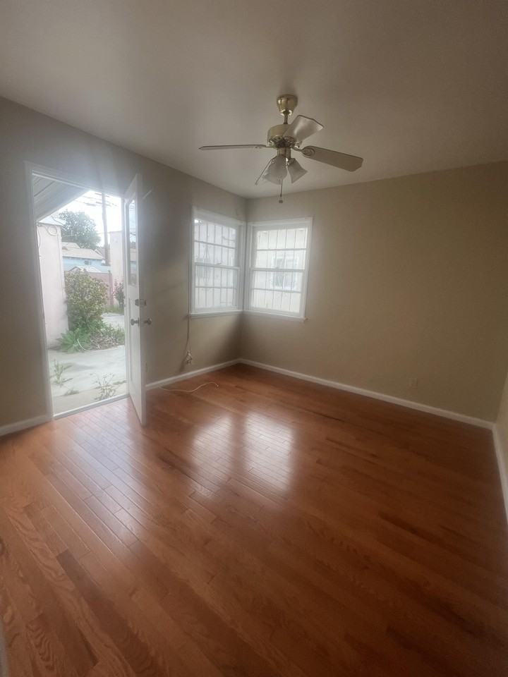 1100 W 39th Pl #1 - Photo 2 of 10